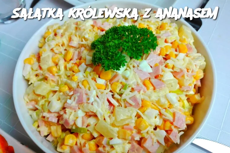 Sałatka królewska z ananasem