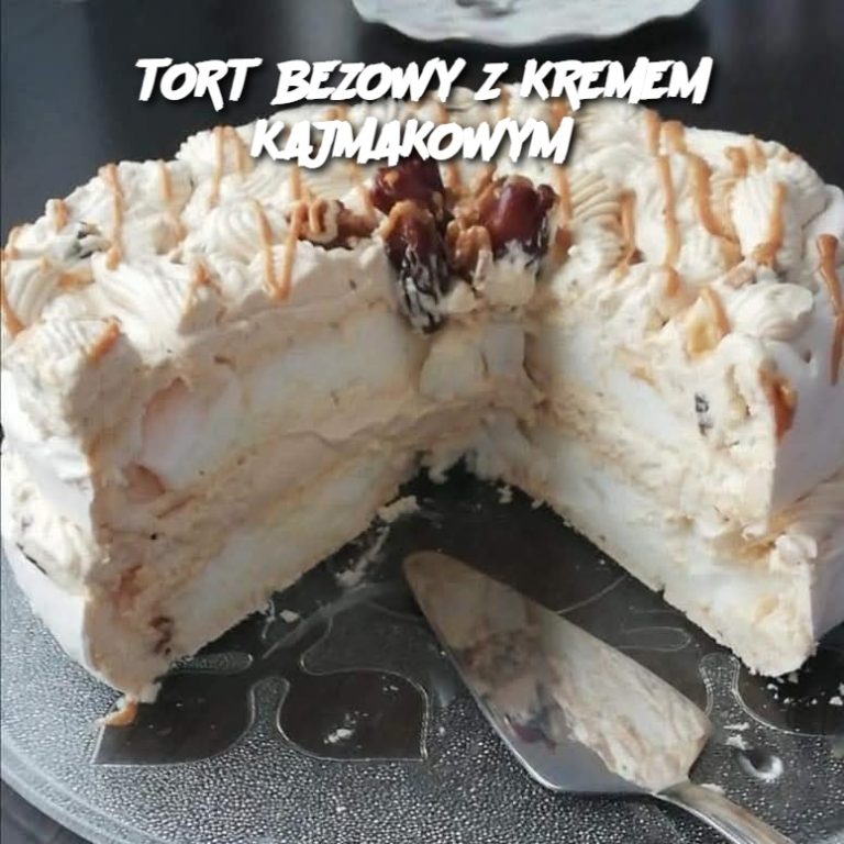 TORT BEZOWY Z KREMEM KAJMAKOWYM