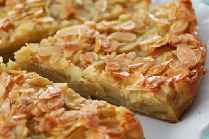Grimolle aux Pommes – Gâteau Rustique et Gourmand!